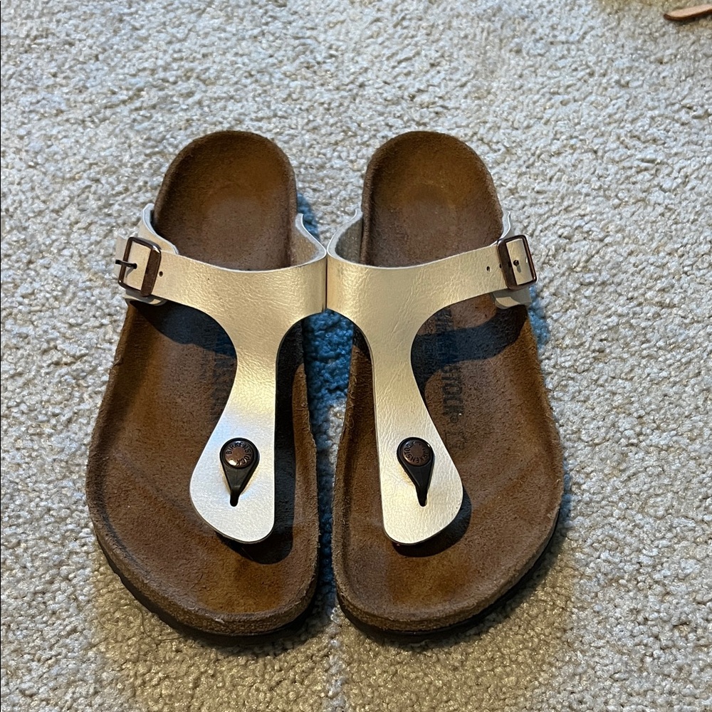 Birkenstock Gizeh Sandals- minimal wear
